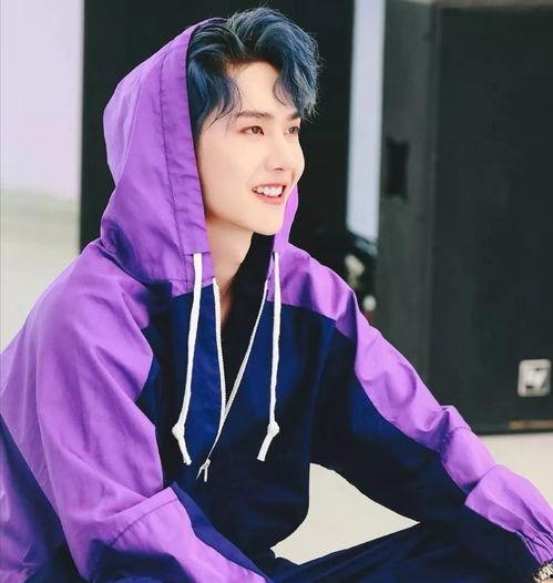 吃瓜情报站王一博恋情瓜,甜蜜互动引粉丝热议