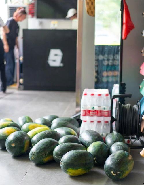 周六准备吃瓜,解锁夏日消暑新选择